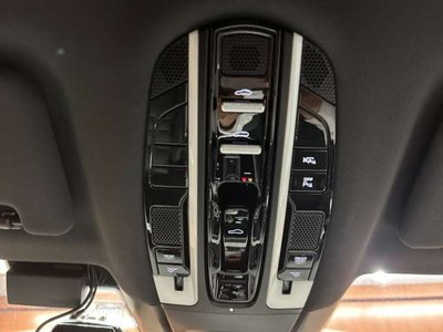 2017 Porsche PANAMERA — миниатюра 37