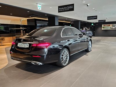 MERCEDES-BENZ E-CLASS - 4