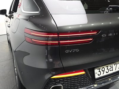 2024 Genesis GV70 photo 10