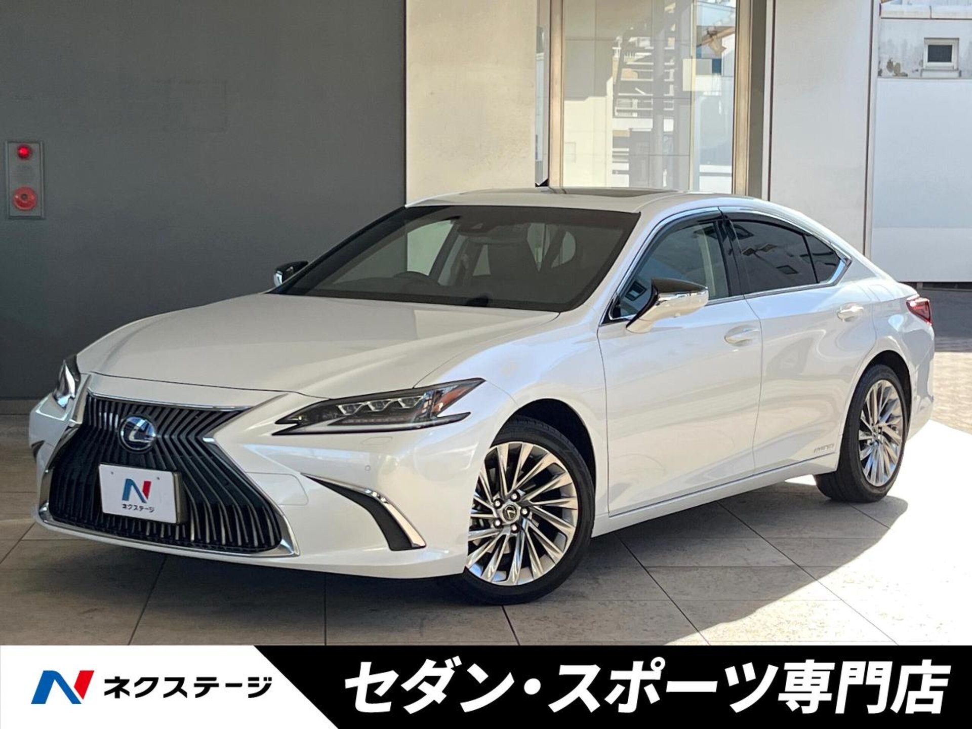 LEXUS ES - View 1