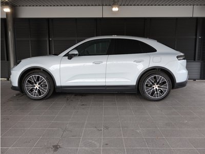 PORSCHE MACAN - 4
