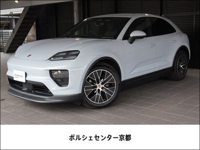PORSCHE MACAN - 1