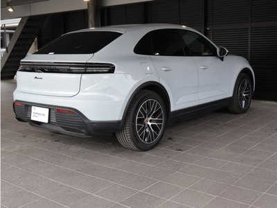 PORSCHE MACAN - 5