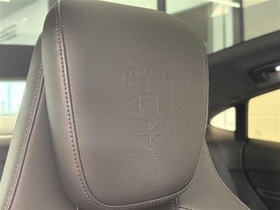 2024 Porsche TAYCAN — миниатюра 12