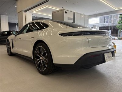 2024 Porsche TAYCAN 照片 3