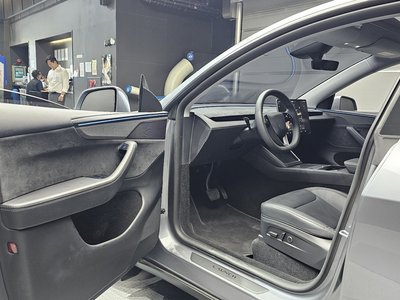 2025 Tesla MODEL Y 缩略图 13