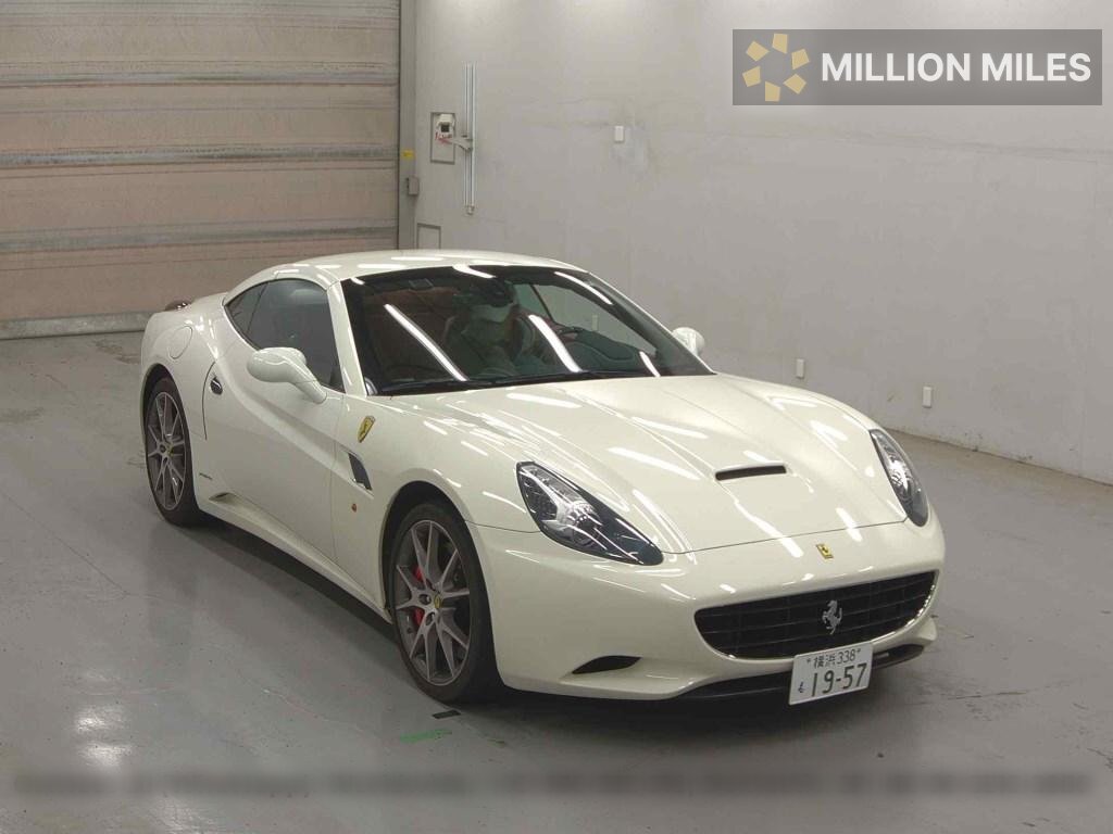 FERRARI CALIFORNIA - View 1