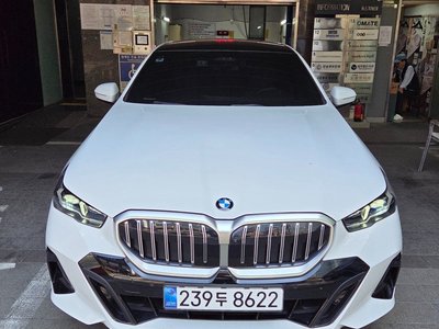 صورة 4 لـ 2025 BMW 5 SERIES