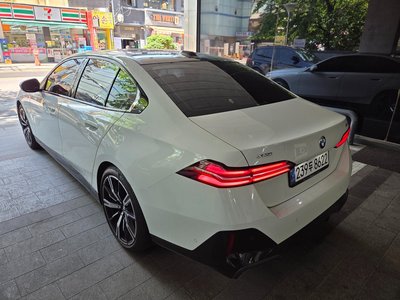 صورة 7 لـ 2025 BMW 5 SERIES