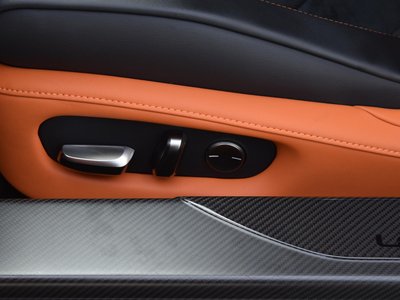 صورة مصغرة 55 لـ 2020 Lexus LC