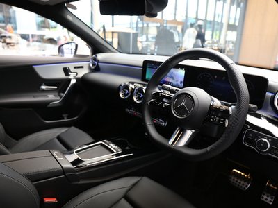 MERCEDES-BENZ A-CLASS - 10