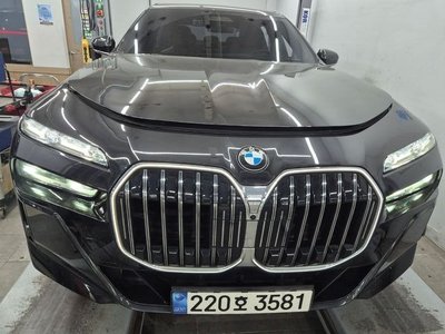 BMW 7 SERIES - 1