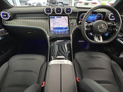 صورة 8 لـ 2025 Mercedes-BENZ GLC AMG