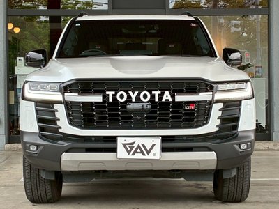 TOYOTA LAND CRUISER 300 - 7