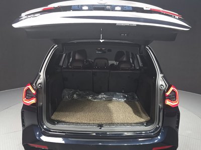 2023 BMW IX3 — миниатюра 26