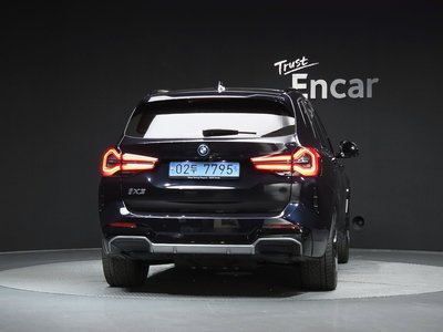 صورة 3 لـ 2023 BMW IX3