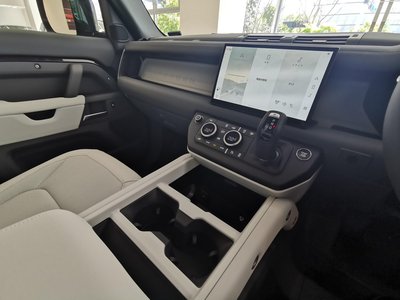 صورة مصغرة 32 لـ 2025 LAND Rover DEFENDER