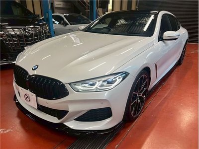 BMW 8 SERIES - 1