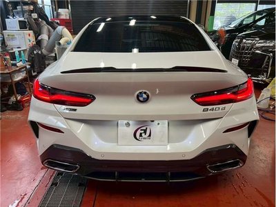 BMW 8 SERIES - 5