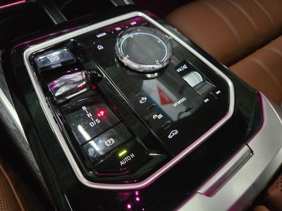 BMW 7 SERIES - 7