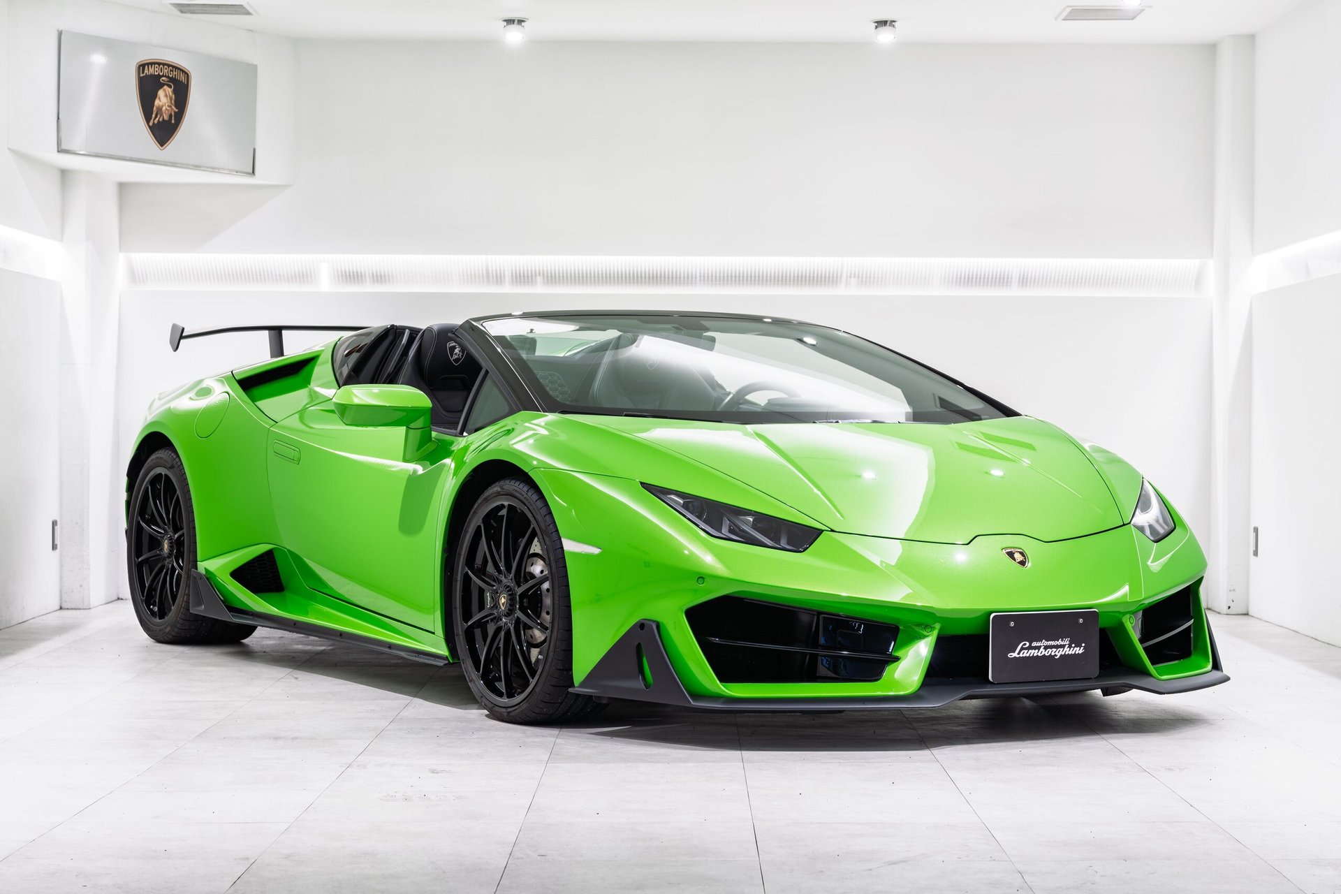 LAMBORGHINI HURACAN SPYDER - View 1