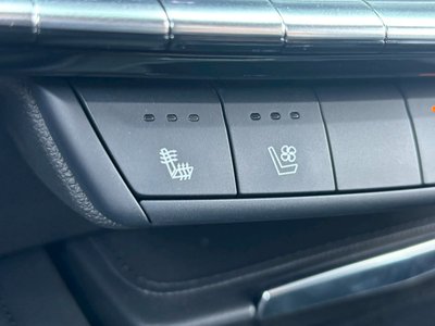 2025 Cadillac XT4 照片 34