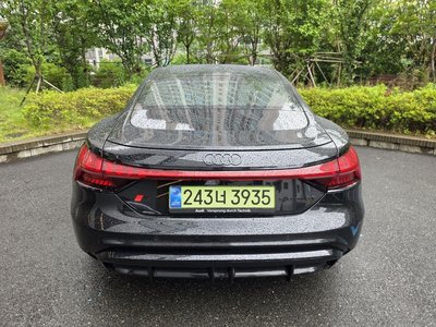 صورة 5 لـ 2025 AUDI S E-TRON GT