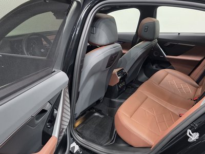 2025 BMW 5 SERIES 缩略图 18