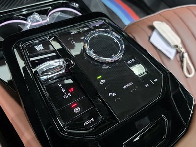 2025 BMW 5 SERIES 缩略图 12