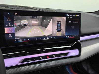 2025 BMW 5 SERIES 缩略图 23