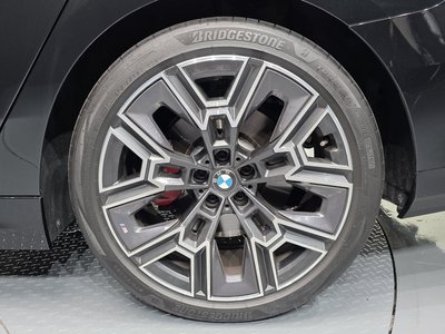 2025 BMW 5 SERIES 照片 8