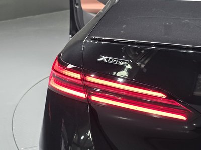 2025 BMW 5 SERIES 照片 10