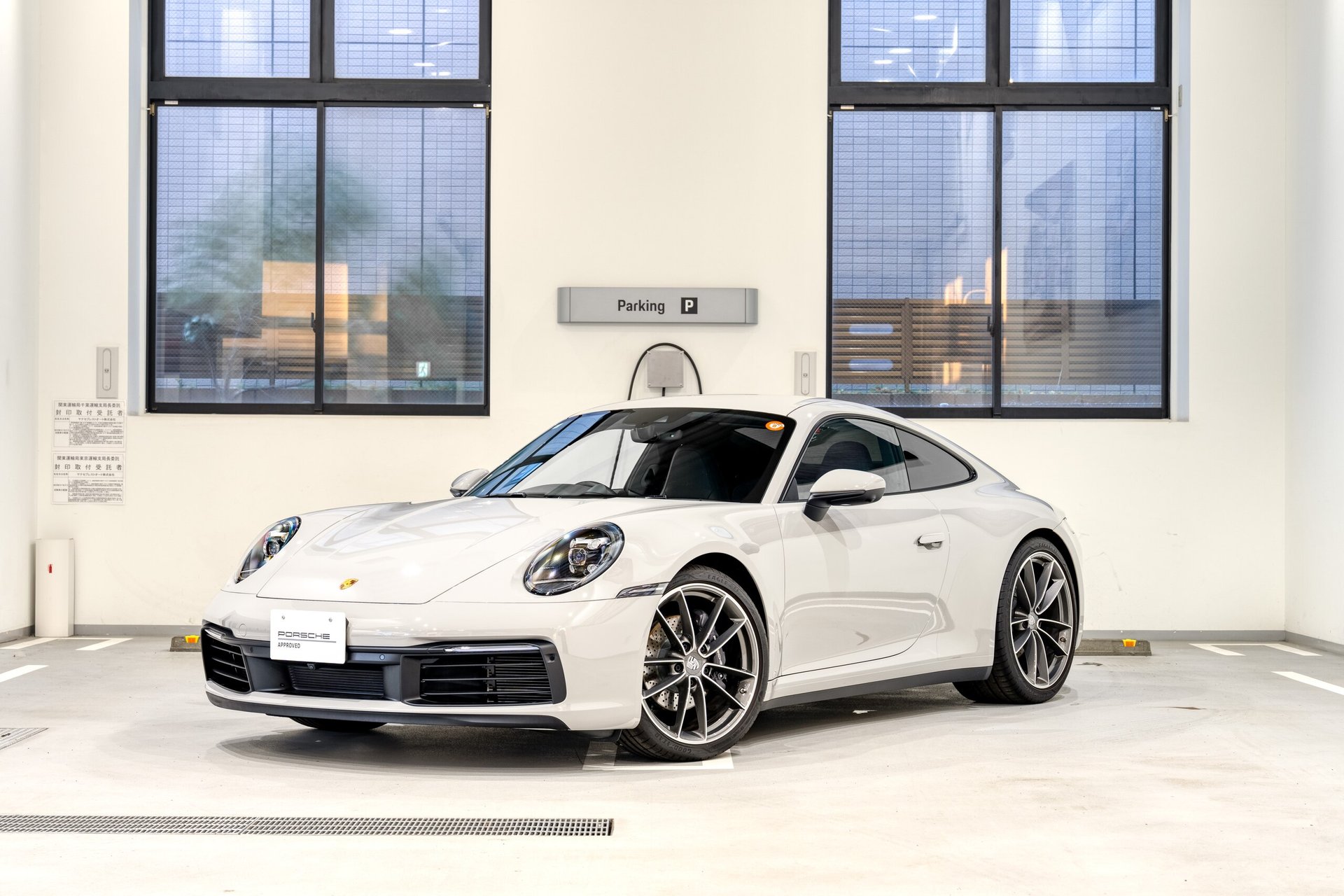 PORSCHE 911 - View 1