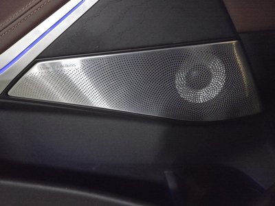 2022 BMW X7 — миниатюра 18