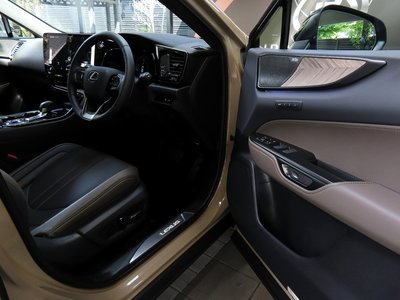 صورة مصغرة 48 لـ 2025 Lexus NX