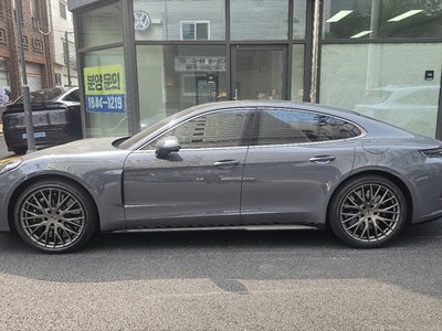 PORSCHE PANAMERA - 7
