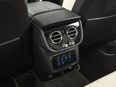 2023 Bentley BENTAYGA — миниатюра 18
