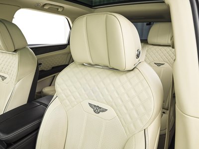 2023 Bentley BENTAYGA photo 10