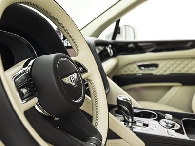 2023 Bentley BENTAYGA — миниатюра 28