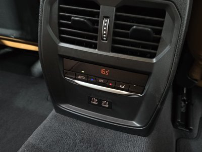 2026 BMW 3 SERIES thumbnail 31