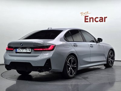 2026 BMW 3 SERIES photo 2