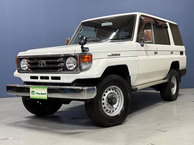 TOYOTA LAND CRUISER 70 - 1