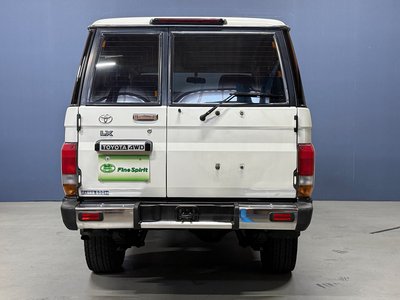 TOYOTA LAND CRUISER 70 - 4