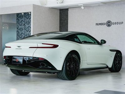 ASTON MARTIN DB11 - 5