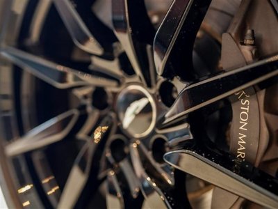 ASTON MARTIN DB11 - 8