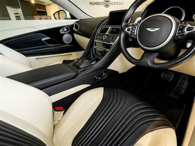ASTON MARTIN DB11 - 10
