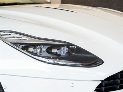 ASTON MARTIN DB11 - 7