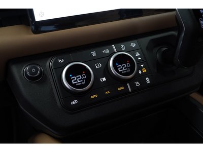 صورة مصغرة 39 لـ 2025 LAND Rover DEFENDER