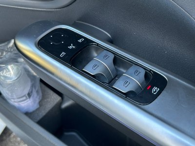 2025 Mercedes-BENZ C-CLASS 缩略图 24