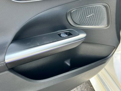 2025 Mercedes-BENZ C-CLASS 缩略图 51